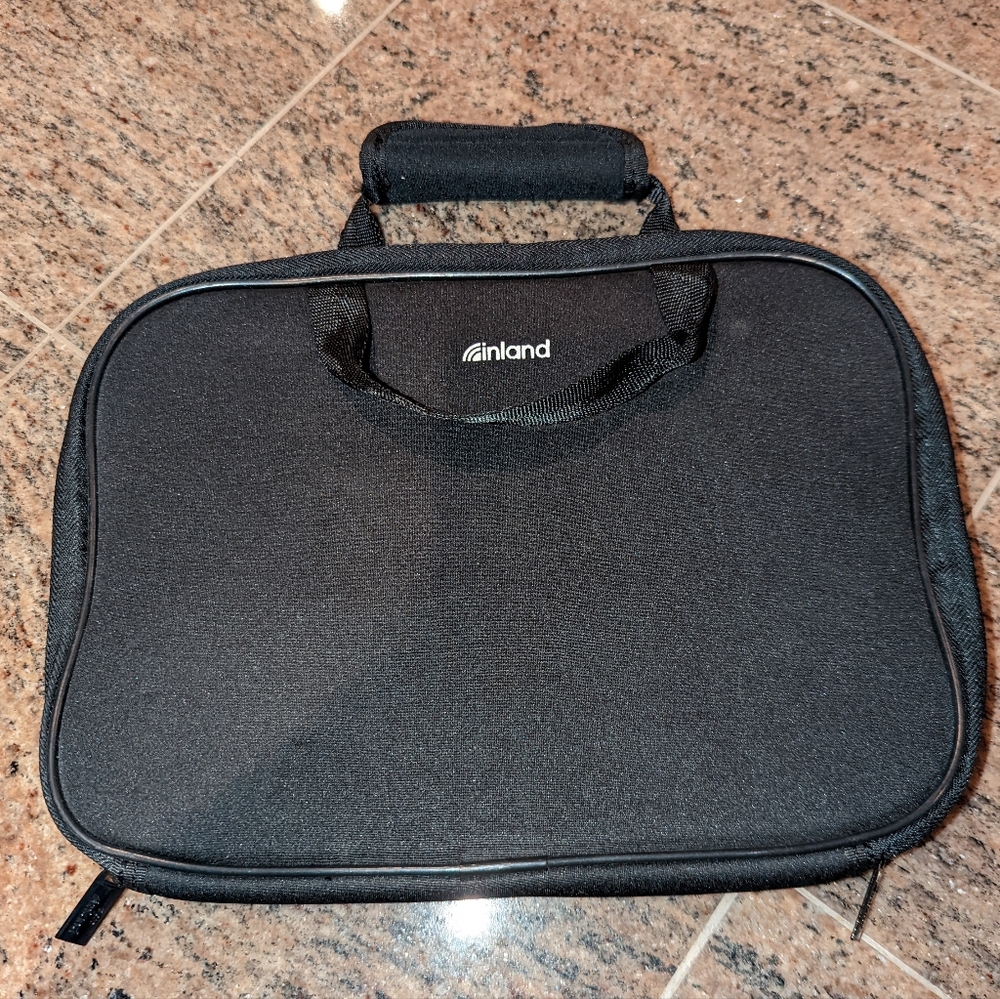Tablet Carrying Case, Inside Dimensions 7" x 10.5". EUC